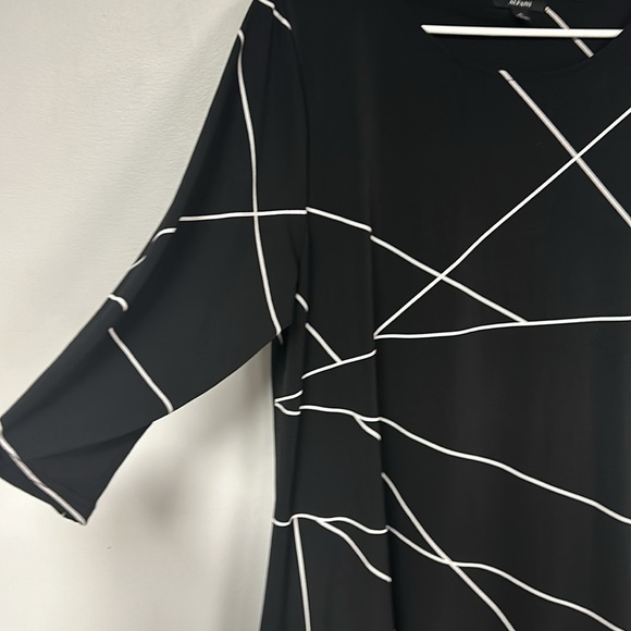 Alfani Geometric Back & White Printed Stretchy Boat-Neck Tunic Top , XL, EUC - Picture 4 of 8